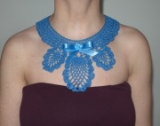 Kołnierzyk naszyjnik szydełkowy