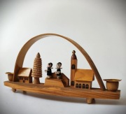 Drewniany świecznik łukowy Erzgebirge / vintage / rękodzieło