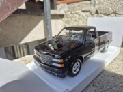 Maisto Special Edition 1/24 1993 Chevrolet 454 pick up NOWY
