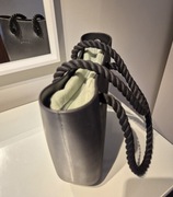 Torebka O Bag mini czarna, uchwyty i organizer kolor Matcha.