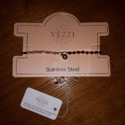 Bransoletka Vezzi koraliki czerwona nitka nowa