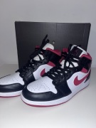 Nike Jordan 42.5 27 cm - jak nowe !!!