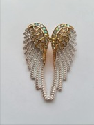 Broszka nowa cyrkonie skrzydła białe 