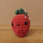 brelok handmade amigurumi truskawka