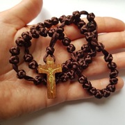 Różaniec sznurkowy satynowy pleciony kolor brąz