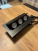 Gniazdo blatowe wpuszczane 3x230V, otwierane przyciskiem