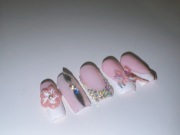 Własnoręcznie robione paznokcie 