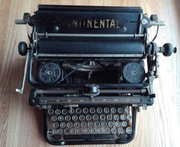 Zabytkowa maszyna do pisania Continental
