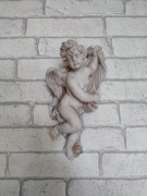 Anioł barokowy z konglomeratu 