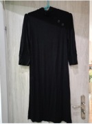 Klasyczna czarna sukienka Mexx – elastyczna, z guzikami i półgolfem