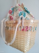 Torebka kinchaku w koszyku kago – japońska, do yukaty lub kimona