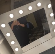 Lustro 80x65 z oświetleniem do makijażu 