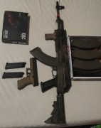 cm.039 (7 magów) + Glock EC-1103 (2 magi, full auto)