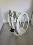 Stojak na drewno+ przybory kominkowe