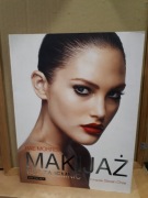 Makijaż bez tajemnic Rae Morris