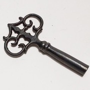 136. KLUCZ DO STAREGO ZEGARA ŚCIENNEGO - KWADRAT 4 MM