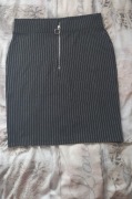 Spódniczka z ozdobnym zamkiem czarna w paski rozm.M/L