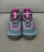 Buty turystyczne marki Quechua, model Crossrock Mid (wersja wodoodporna)