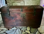 Skrzynia posągowa, lite drewno, antyk 