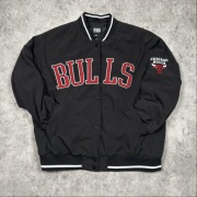 NBA Chicago Bulls Kurtka Bomber Czarna Streetwear Varsity S