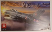 Mikojan MiG 19 Farmer   Plastyk + Techmod + Pavla