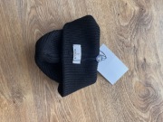 Czarna czapka Moncler