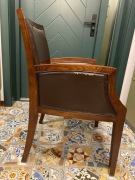 oddam za darmo bardzo wygodny fotel, drewniane części bez uszkodzeń