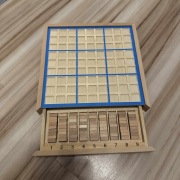 Drewniana gra Sudoku z kostkami i książeczką - kompletny zestaw