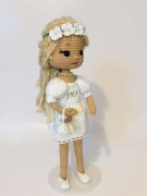 Pamiątka pierwszej Komunii świętej lalka na szydełku