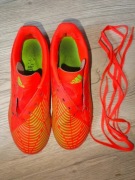 Adidas: turfy chlopięce Predator Edge 35,5