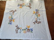 Ręcznie haftowana serweta 78x74