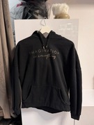 Czarna bluza z kapturem i dużą kieszenią typu kangur - Mohito