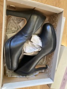 Czółenka Clarks, 37,5/24 cm, czarna miękka skóra, b wygodne