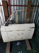 Drzwi do Syreny 105 kpl., do renowacji.