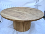 Okrągły dębowy stół