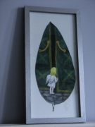 Obraz na prawdziwym ususzonym liściu - Ciekawski aniołek