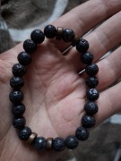 Bransoletka z kamienia wulkanicznego