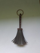 Brelok frędzle 13 cm szary