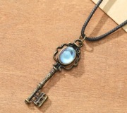 Naszyjnik z kluczem na sznurku + pakowanie