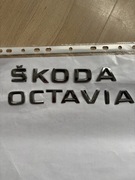 Emblemat klapy pokrywy tył Skoda Octavia III