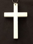 Duży krzyż drewniany biały,naszyjnik, wisiorek z  łańcuszkiem