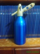 Syfon metalowy na naboje z PRLu vintage niebieski