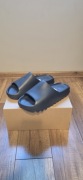 Oryginalne Adidas Yeezy Slide – Onyx / Slate Grey – Rozmiar 46