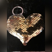 Breloczek z cekinów