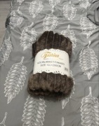 Koc brązowy nowy 160x200