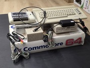 Rezerwacja / Commodore C64 BOX, zgodny nr. / Stacja 1541-II / Magnetofon 