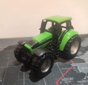 Siku traktor metalowy