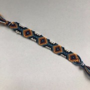 własnoręcznie robiona bransoletka z muliny 