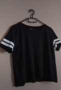 czarny t-shirt z białymi paskami 
