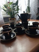 Sześcioosobowy serwis do kawy.